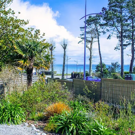 Holiday home Ar Mervent/plage A Pieds Crozon