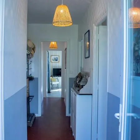 Ar Mervent/plage A Pieds Holiday home